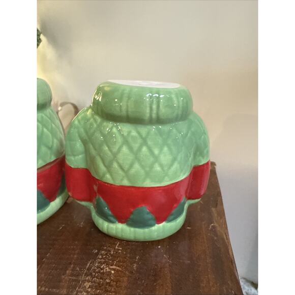 Christmas Holiday Salt and Pepper Shaker Set - Snowman‎ and Santa Ugly Christmas - Picture 6 of 7